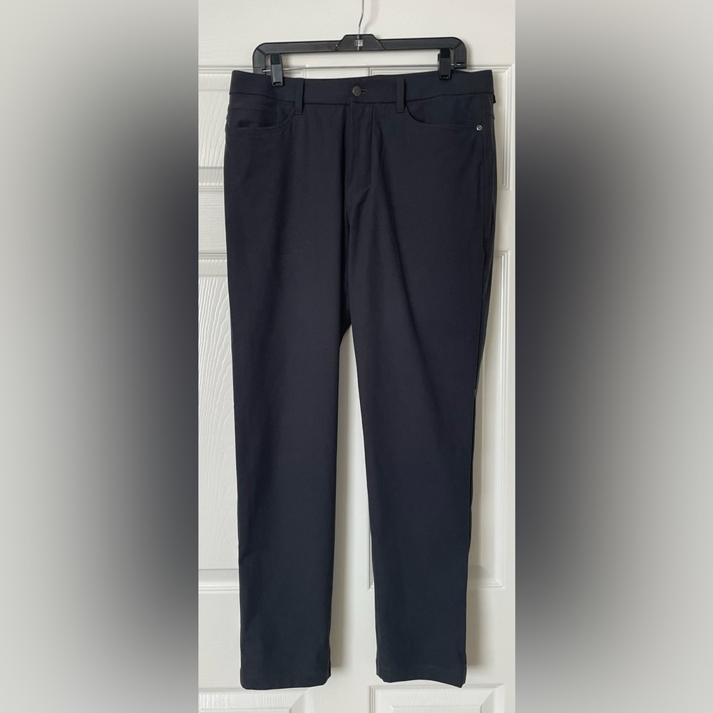 Lululemon ABC Pants Men's 33x32 Gray Classic Fit Warpstreme 5 Pocket Chino